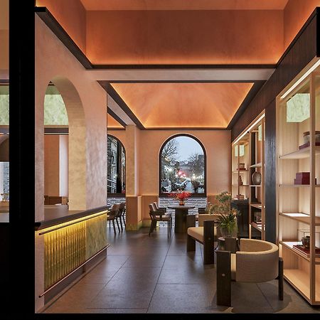 Happy Dragon Courtyard- Newly Renovated With French Windows, Near Tian'Anmen Forbidden City,Lama Temple And Heaven Temple, 3Minutes Walk From Subway,Fluent English Speaking With Tourist Sights Tickets Service ,Free Coffee &Laundry Service Пекин Екстериор снимка