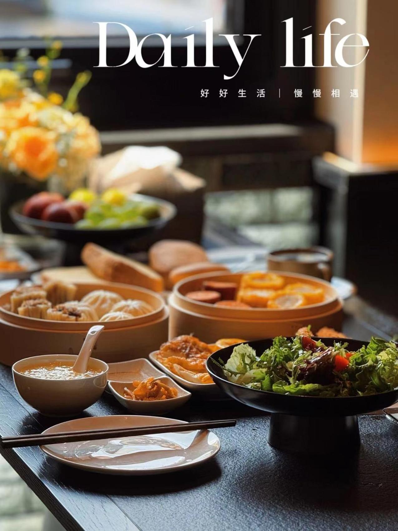 Happy Dragon Courtyard- Newly Renovated With French Windows, Near Tian'Anmen Forbidden City,Lama Temple And Heaven Temple, 3Minutes Walk From Subway,Fluent English Speaking With Tourist Sights Tickets Service ,Free Coffee &Laundry Service Пекин Екстериор снимка