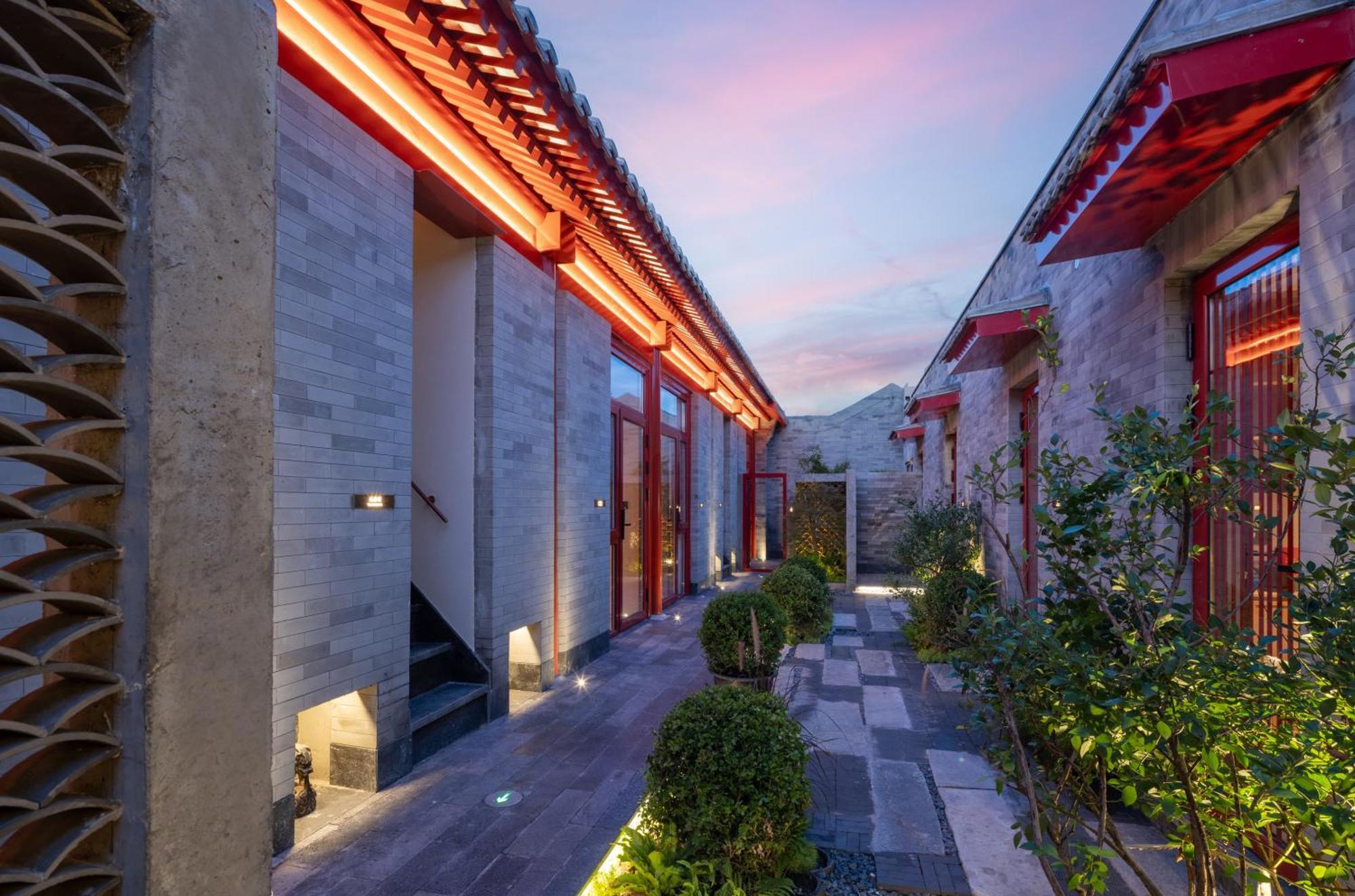 Happy Dragon Courtyard- Newly Renovated With French Windows, Near Tian'Anmen Forbidden City,Lama Temple And Heaven Temple, 3Minutes Walk From Subway,Fluent English Speaking With Tourist Sights Tickets Service ,Free Coffee &Laundry Service Пекин Екстериор снимка