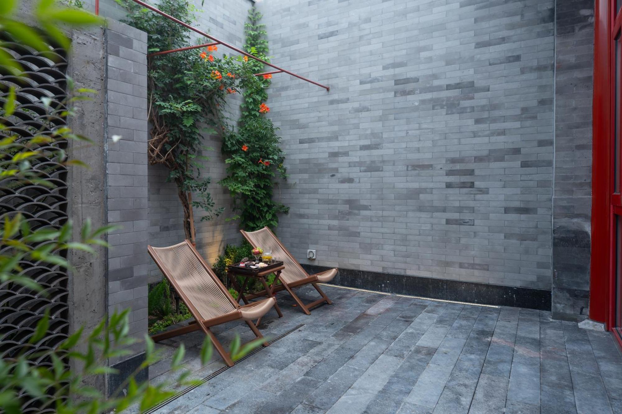 Happy Dragon Courtyard- Newly Renovated With French Windows, Near Tian'Anmen Forbidden City,Lama Temple And Heaven Temple, 3Minutes Walk From Subway,Fluent English Speaking With Tourist Sights Tickets Service ,Free Coffee &Laundry Service Пекин Екстериор снимка