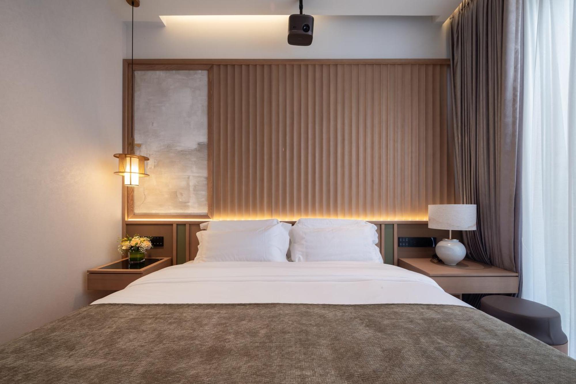 Happy Dragon Courtyard- Newly Renovated With French Windows, Near Tian'Anmen Forbidden City,Lama Temple And Heaven Temple, 3Minutes Walk From Subway,Fluent English Speaking With Tourist Sights Tickets Service ,Free Coffee &Laundry Service Пекин Екстериор снимка